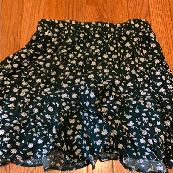 2 SKIRTS - Picture 6 of 7